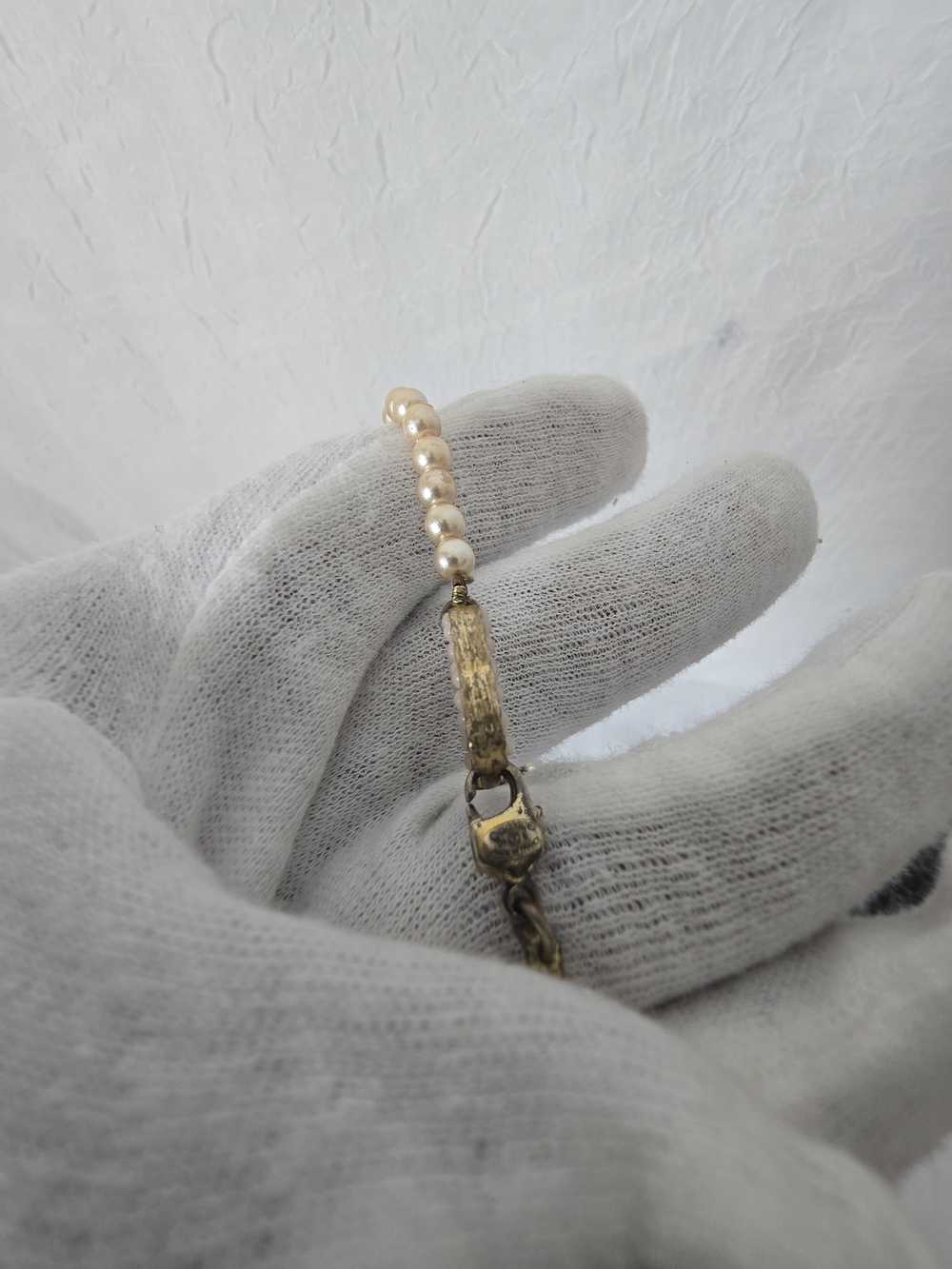 CHANEL Vintage Pearl Necklace - Picture 7 of 11